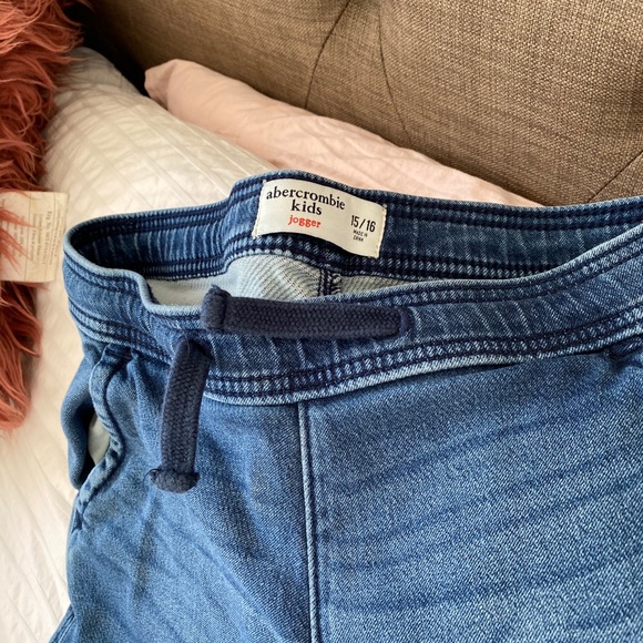 Denim Jogger Kids Size 14/15 Abercrombie & Fitch - Picture 2 of 5